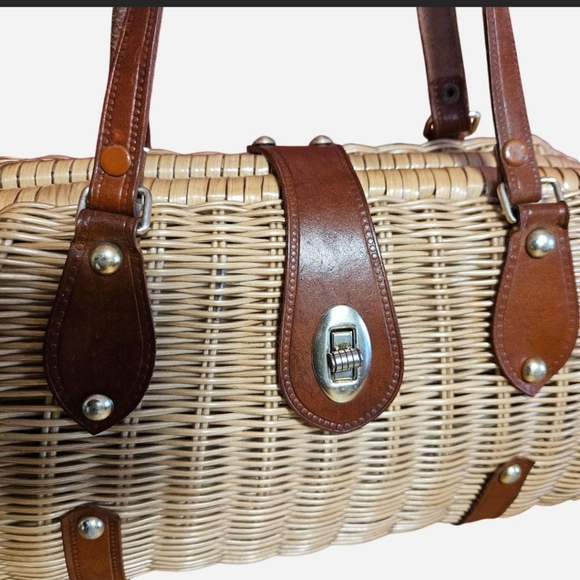 Vintage Wicker Woven Handbag - Picture 2 of 6